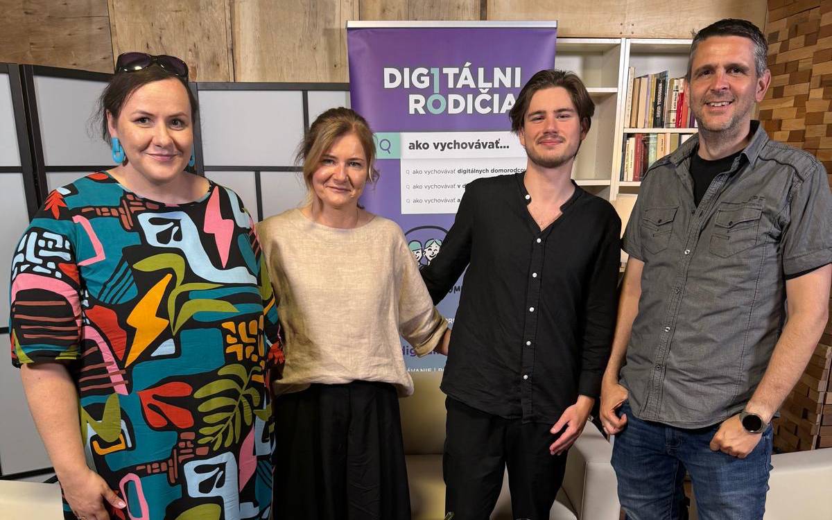 Boli sme v podcaste Digitálni rodičia: Digitálny priestor pre duševné zdravie